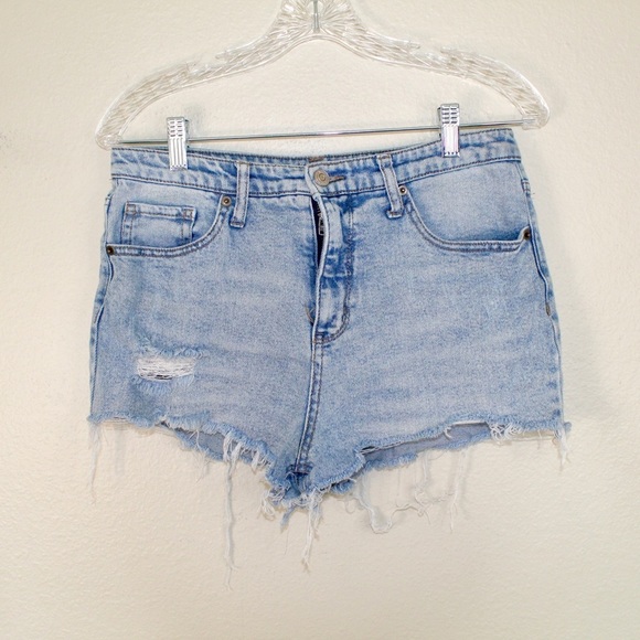 wild fable Pants - WILD Fable Light Wash Distressed High Rise Raw Hem Denim Mom Shirts - Size 10